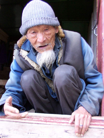 94%20YEAR%20OLD%20MAN%20IN%20LIJIANG